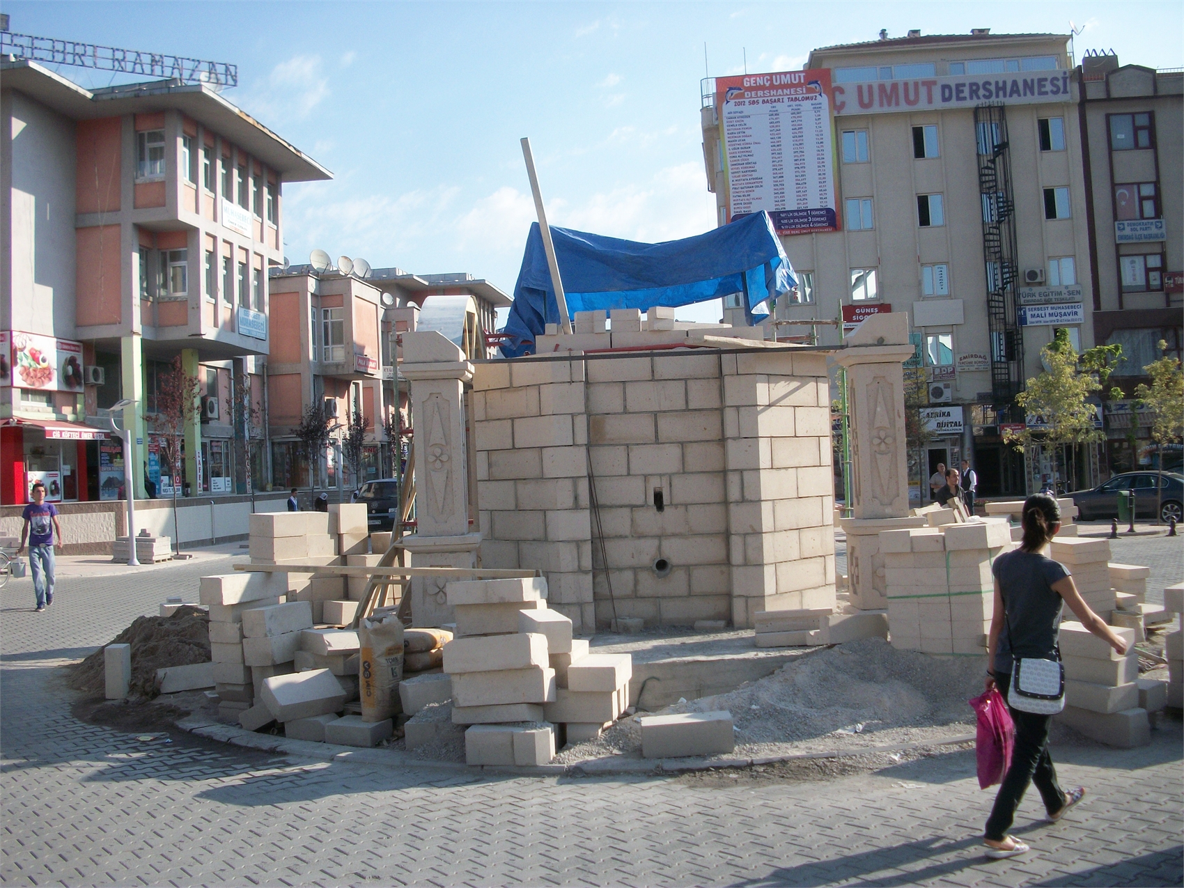 Emirdağ Kent Meydanı Saat Kulesi