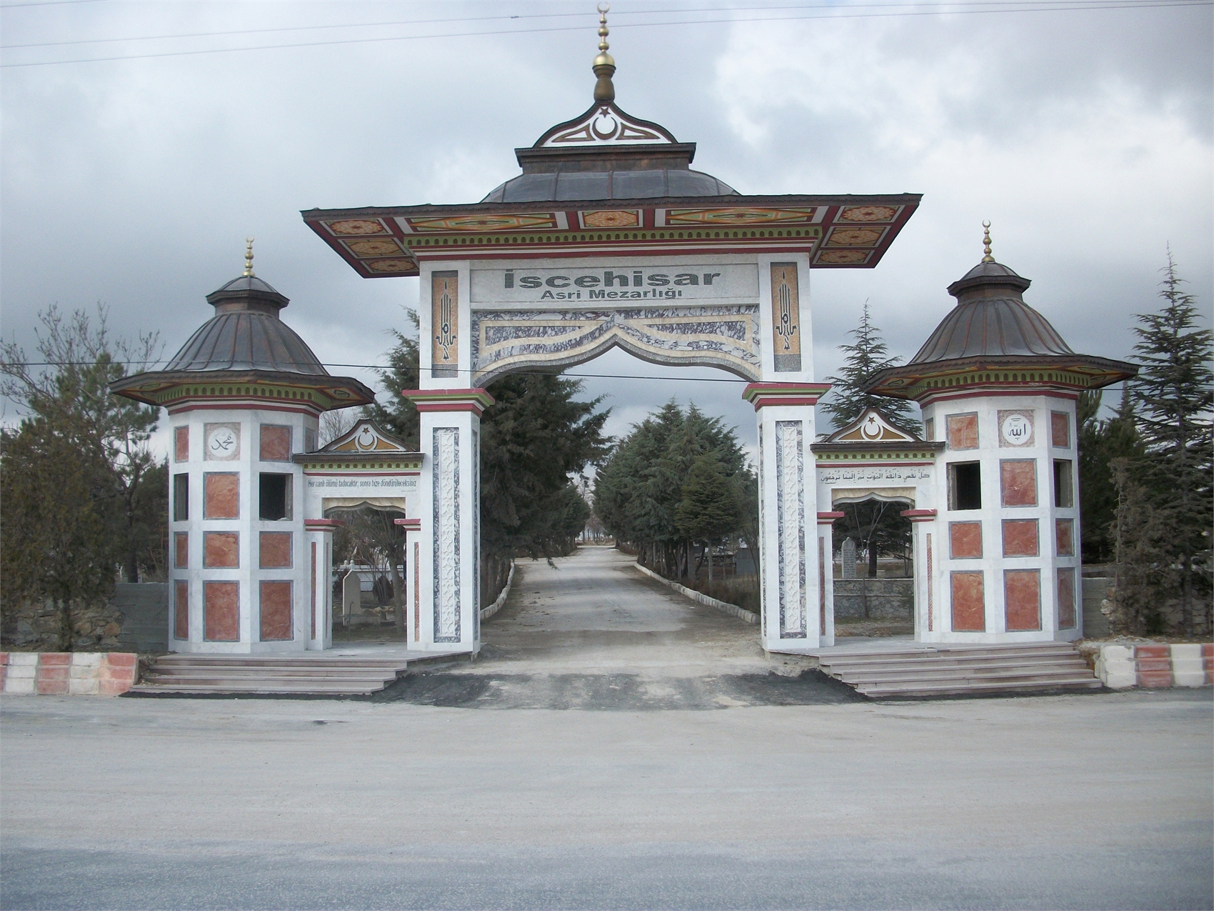 İscehisar Mezarlık Giriş Kemeri